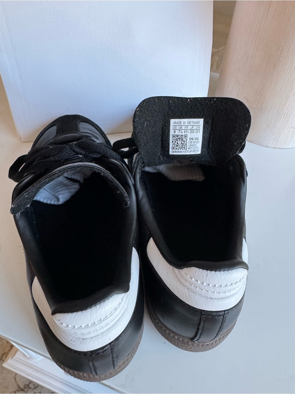 Adidas Samba Black/White Sneakers
Men’s US 8 / EU 41⅓ - Picture 11 of 15